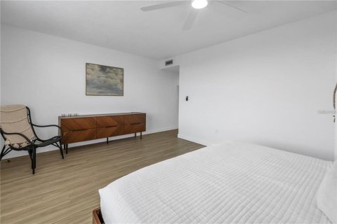 Снять в аренду кондоминиум в Сент-Питерсберг, Флорида 4 комнаты, 104.05м2, № 1866207 - фото 13