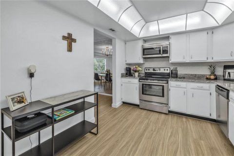 Снять в аренду кондоминиум в Сент-Питерсберг, Флорида 4 комнаты, 104.05м2, № 1866207 - фото 9