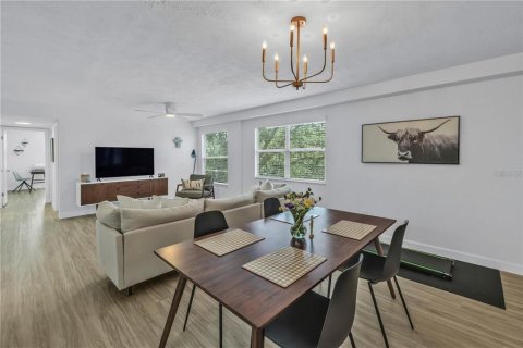 Снять в аренду кондоминиум в Сент-Питерсберг, Флорида 4 комнаты, 104.05м2, № 1866207 - фото 6