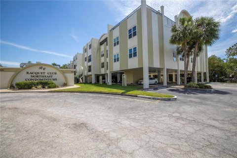 Снять в аренду кондоминиум в Сент-Питерсберг, Флорида 4 комнаты, 104.05м2, № 1866207 - фото 2