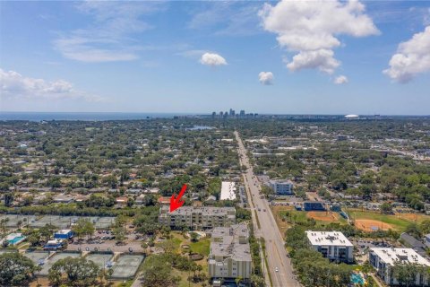 Снять в аренду кондоминиум в Сент-Питерсберг, Флорида 4 комнаты, 104.05м2, № 1866207 - фото 23