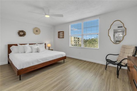 Снять в аренду кондоминиум в Сент-Питерсберг, Флорида 4 комнаты, 104.05м2, № 1866207 - фото 12