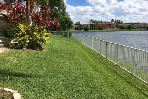 House in Miramar, Florida 5 bedrooms, 274.15 sq.m. № 1844044 - photo 13