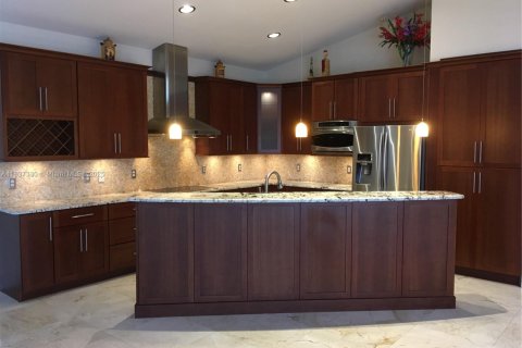 House in Miramar, Florida 5 bedrooms, 274.15 sq.m. № 1844044 - photo 3