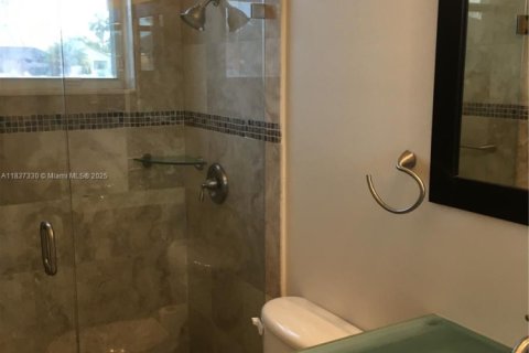 House in Miramar, Florida 5 bedrooms, 274.15 sq.m. № 1844044 - photo 10