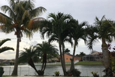 House in Miramar, Florida 5 bedrooms, 274.15 sq.m. № 1844044 - photo 16