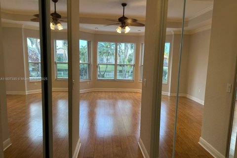 House in Miramar, Florida 5 bedrooms, 274.15 sq.m. № 1844044 - photo 27