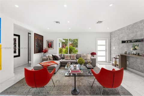 Villa ou maison à vendre à Coral Gables, Floride: 3 chambres, 188.03 m2 № 2031226 - photo 6