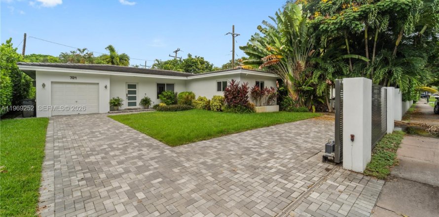 Villa ou maison à Coral Gables, Floride 3 chambres, 188.03 m2 № 2031226