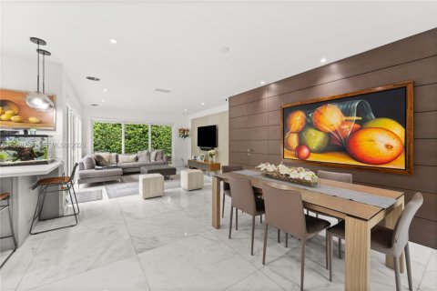 Villa ou maison à vendre à Coral Gables, Floride: 3 chambres, 188.03 m2 № 2031226 - photo 3