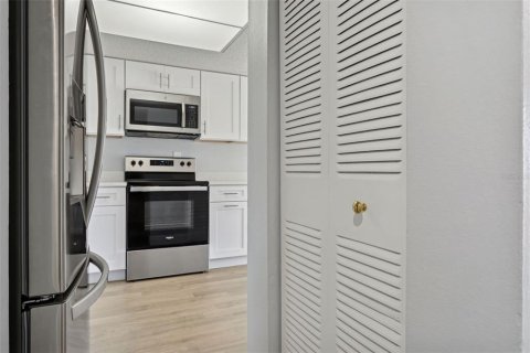 Copropriété à vendre à Tampa, Floride: 3 chambres, 115.01 m2 № 2107023 - photo 3