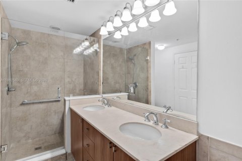 Condominio en alquiler en Coral Gables, Florida, 2 dormitorios, 93.83 m2 № 2056672 - foto 25