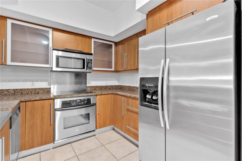 Condominio en alquiler en Coral Gables, Florida, 2 dormitorios, 93.83 m2 № 2056672 - foto 19