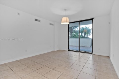Condominio en alquiler en Coral Gables, Florida, 2 dormitorios, 93.83 m2 № 2056672 - foto 16