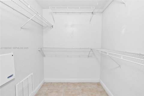 Condominio en alquiler en Coral Gables, Florida, 2 dormitorios, 93.83 m2 № 2056672 - foto 26