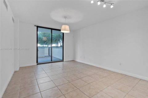 Condominio en alquiler en Coral Gables, Florida, 2 dormitorios, 93.83 m2 № 2056672 - foto 13