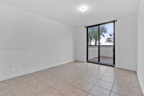 Condominio en alquiler en Coral Gables, Florida, 2 dormitorios, 93.83 m2 № 2056672 - foto 21
