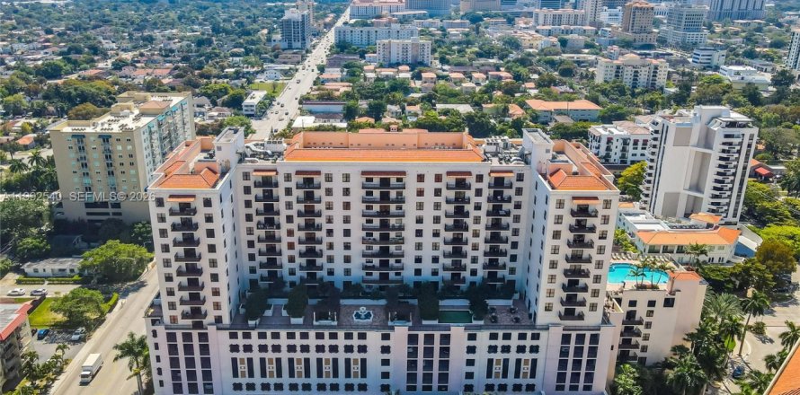 Condominio en Coral Gables, Florida, 2 dormitorios  № 2056672