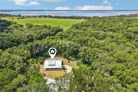 House in Weirsdale, Florida 3 bedrooms, 213.49 sq.m. № 2223526 - photo 3