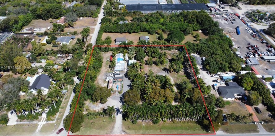 Terreno en Homestead, Florida № 2032143