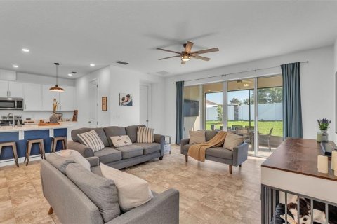 House in Dundee, Florida 4 bedrooms, 192.77 sq.m. № 1735348 - photo 3