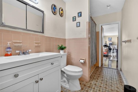 Купить виллу или дом в Пемброк-Пайнс, Флорида 4 спальни, 250.19м2, № 2021940 - фото 28