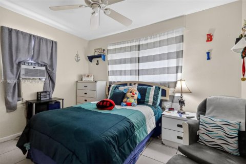 Купить виллу или дом в Пемброк-Пайнс, Флорида 4 спальни, 250.19м2, № 2021940 - фото 23