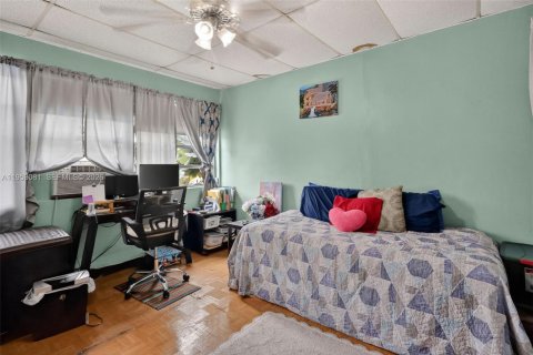 Купить виллу или дом в Пемброк-Пайнс, Флорида 4 спальни, 250.19м2, № 2021940 - фото 15