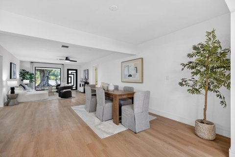 House in Jupiter, Florida 3 bedrooms, 168.71 sq.m. № 2242691 - photo 16
