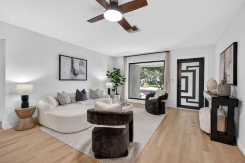 House in Jupiter, Florida 3 bedrooms, 168.71 sq.m. № 2242691 - photo 11