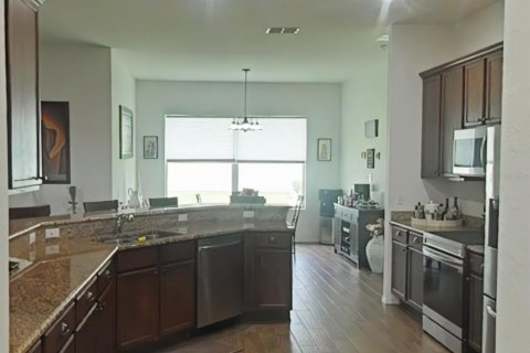 House in Lakeland, Florida 5 bedrooms, 280.19 sq.m. № 1879685 - photo 19