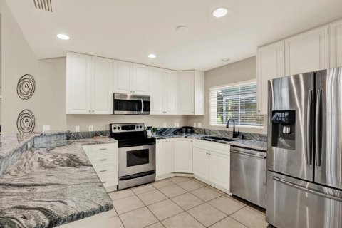 House in Wesley Chapel, Florida 3 bedrooms, 209.77 sq.m. № 1803367 - photo 14