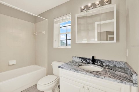 House in Wesley Chapel, Florida 3 bedrooms, 209.77 sq.m. № 1803367 - photo 28