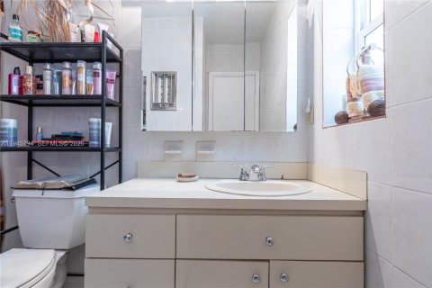 Купить виллу или дом в Майами, Флорида 4 спальни, 181.72м2, № 2006895 - фото 21