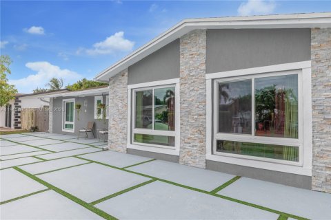 Купить виллу или дом в Майами, Флорида 4 спальни, 181.72м2, № 2006895 - фото 3