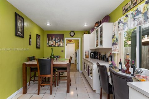 Купить виллу или дом в Майами, Флорида 4 спальни, 181.72м2, № 2006895 - фото 10