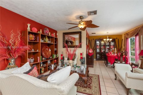 Купить виллу или дом в Майами, Флорида 4 спальни, 181.72м2, № 2006895 - фото 5