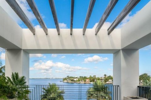 Купить виллу или дом в Майами, Флорида 8 спален, 1610м2, № 1960165 - фото 16