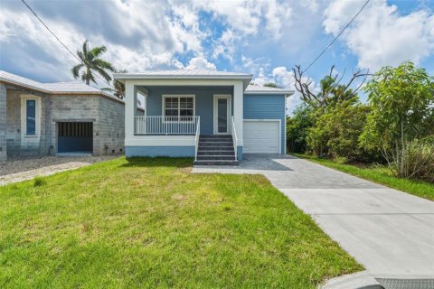 House in Punta Gorda, Florida 3 bedrooms, 115.94 sq.m. № 2232652 - photo 28
