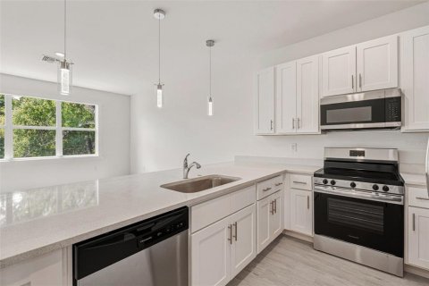 House in Punta Gorda, Florida 3 bedrooms, 115.94 sq.m. № 2232652 - photo 8