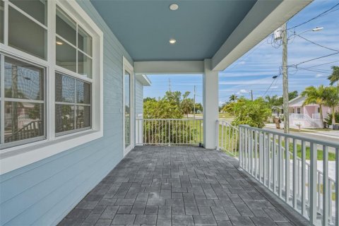 House in Punta Gorda, Florida 3 bedrooms, 115.94 sq.m. № 2232652 - photo 4