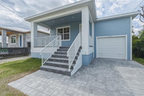 House in Punta Gorda, Florida 3 bedrooms, 115.94 sq.m. № 2232652 - photo 26