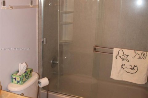 Купить виллу или дом в Майами, Флорида 3 спальни, 149.76м2, № 2017645 - фото 21