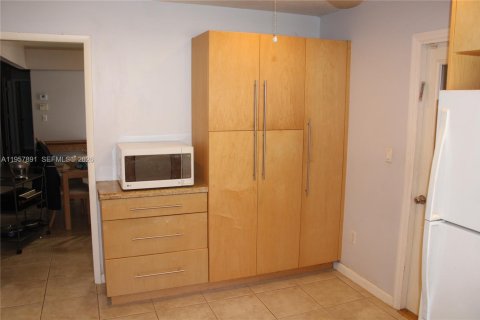 Купить виллу или дом в Майами, Флорида 3 спальни, 149.76м2, № 2017645 - фото 9