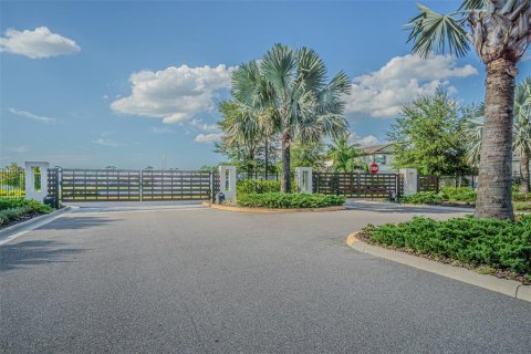 Villa ou maison à vendre à Land O' Lakes, Floride: 4 chambres, 204.66 m2 № 2199696 - photo 29