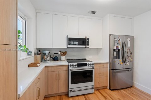 Casa en venta en Coral Gables, Florida, 3 dormitorios, 130.53 m2 № 1952387 - foto 17