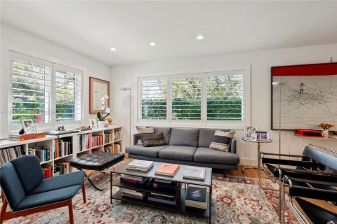 Casa en venta en Coral Gables, Florida, 3 dormitorios, 130.53 m2 № 1952387 - foto 8