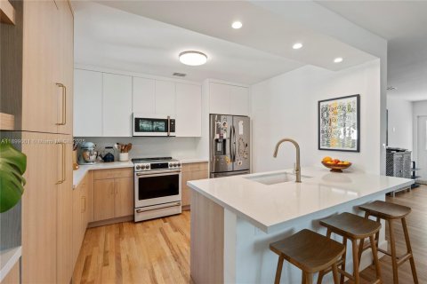 Casa en venta en Coral Gables, Florida, 3 dormitorios, 130.53 m2 № 1952387 - foto 14