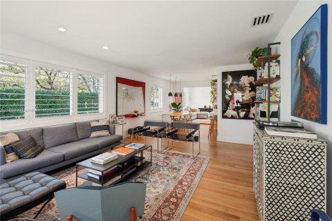 Casa en venta en Coral Gables, Florida, 3 dormitorios, 130.53 m2 № 1952387 - foto 4