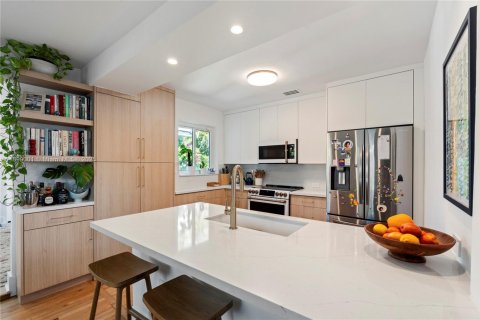 Casa en venta en Coral Gables, Florida, 3 dormitorios, 130.53 m2 № 1952387 - foto 15